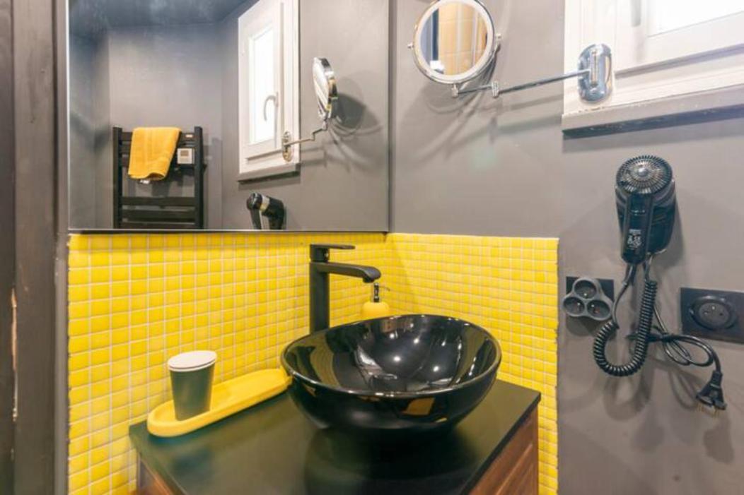 Black & Y'Hello T2 : Wifi/Parking/ 5' Centre-Ville Angoulême Екстериор снимка